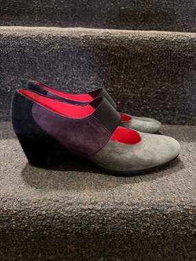 Pas de Rouge Italian Suede Colorblock Mary Jane Heels Size 37